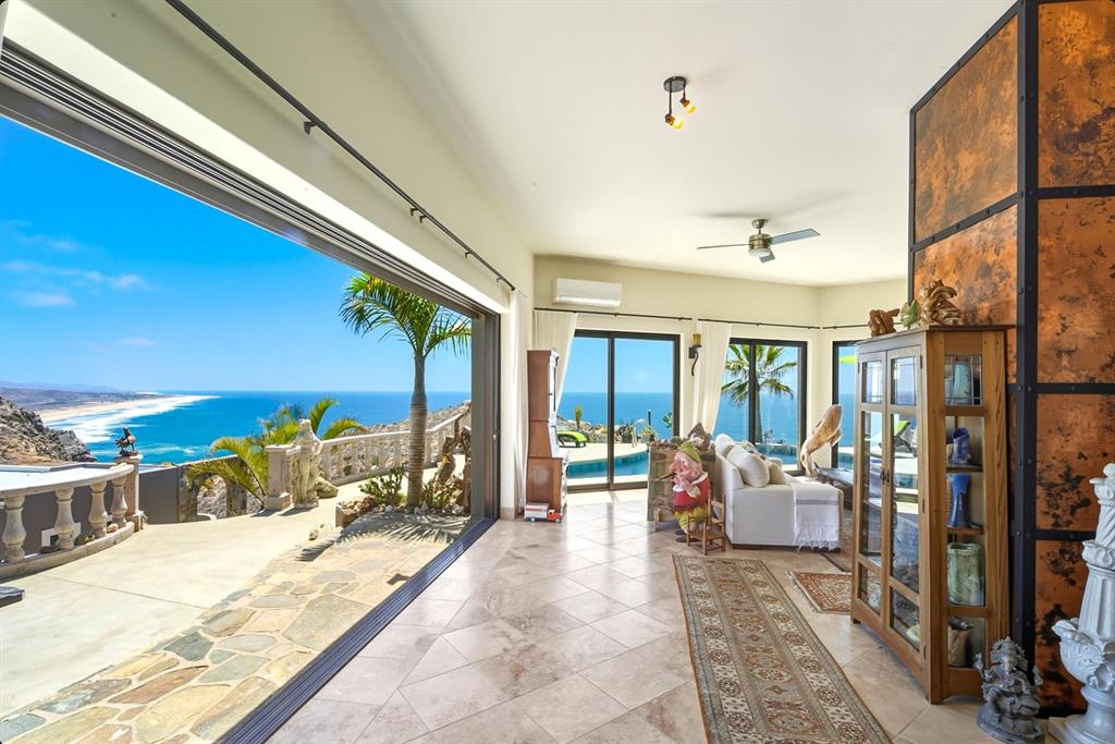 Pescadero Cerritos - Residential