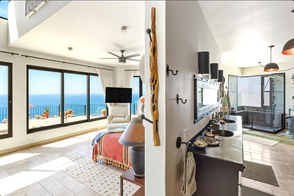 Pescadero Cerritos - Residential