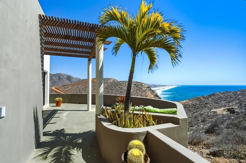 Pescadero Cerritos - Residential