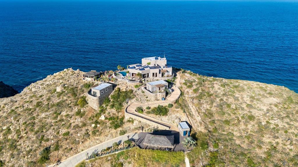 Pescadero Cerritos - Residential