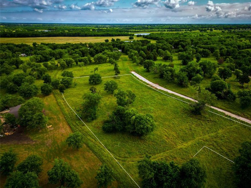 Country style living in a quiet community near Lake Tawakoni ready for you to build your dream home, cabin or barndominium! 5 Lots available in this listing seller has more lots available please call agent for more details. This is a voluntary HOA for permanent residents only which means you will need to build the home and live in it full time before approval of the membership for lake use, per HOA. Lone Oak ISD, and must build or do a true modular home with Planning and Zoning approval. HOA dues provides you with a key to have access to the common areas, facilities, boat access ramp, and park. No Survey Available. Utilities Available but not installed. 
Please see Transaction desk for HOA information, restrictions and site plan.