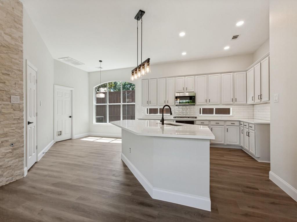 4422 Lartan Trail