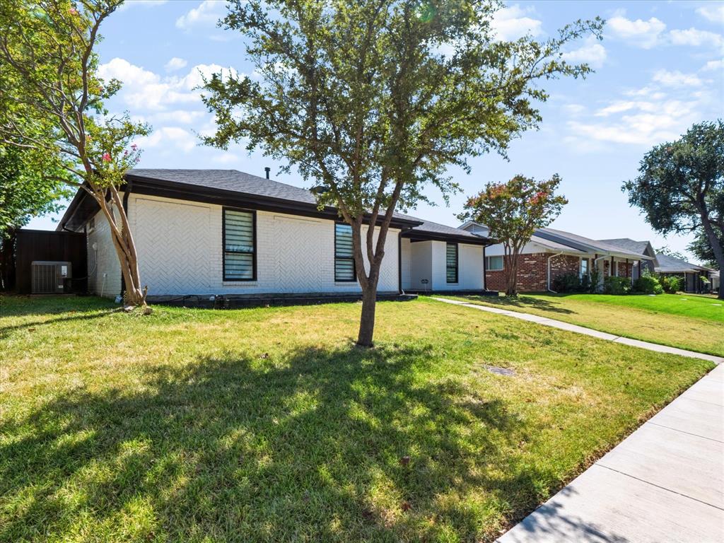 2216 Stonebrook Drive