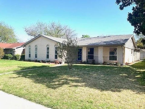 Photo of 407 Cambridge Drive, Richardson, TX 75080 (MLS # 21419786)
