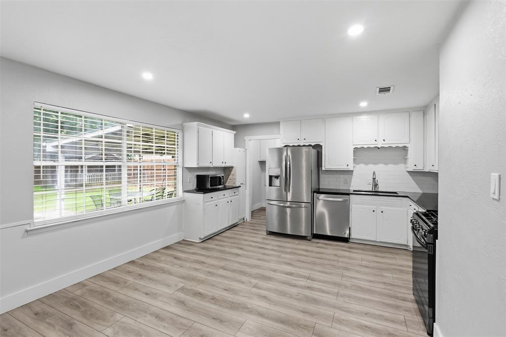 205 W Huitt Lane