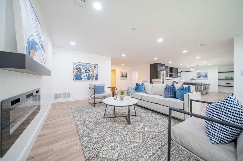 4944 Vega Court W