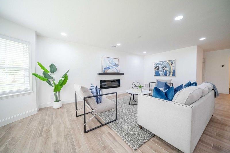 4944 Vega Court W