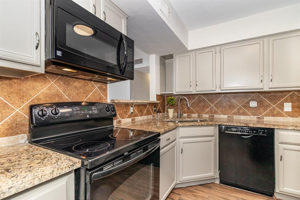 Preston Bend Village Condos - Residential