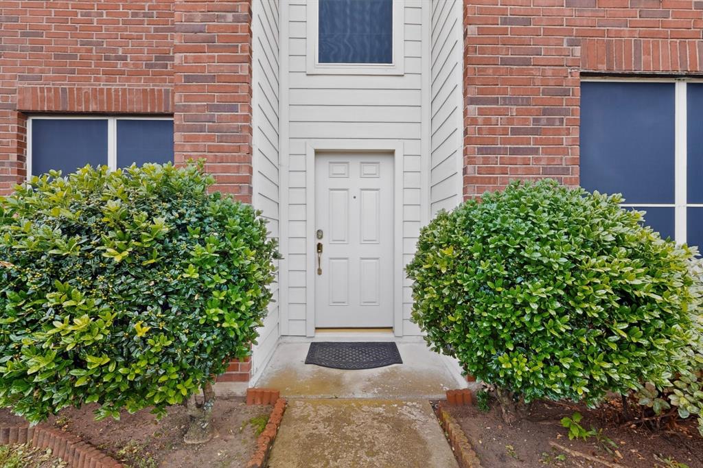 317 E Clover Park Drive