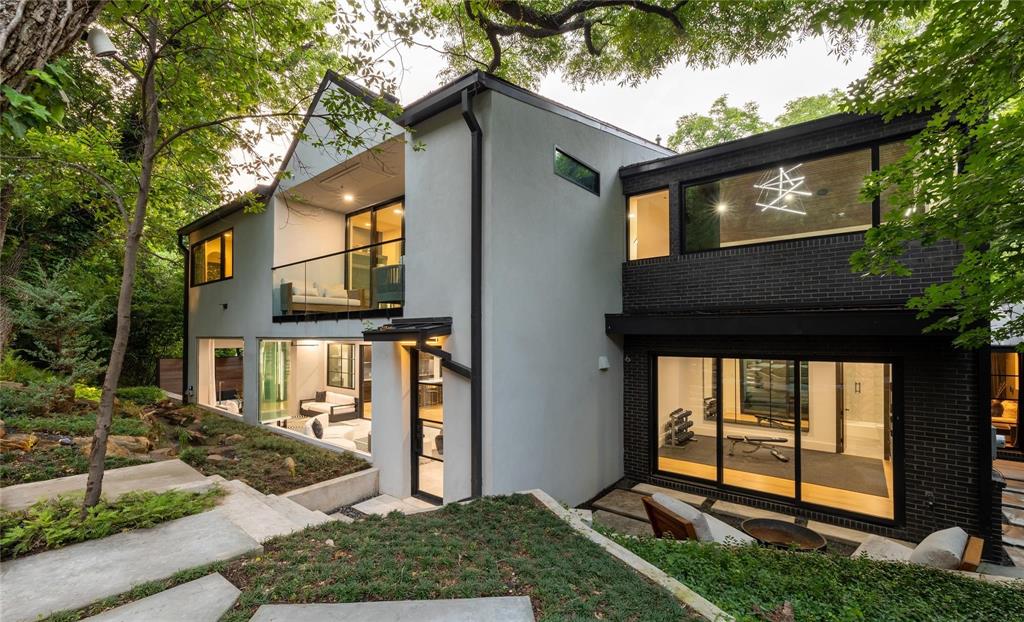 4280 Shorecrest Drive