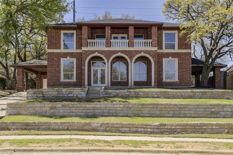 2916 Forestwood Drive Arlington TX 76006