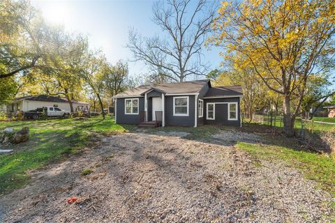 A home in Terrell