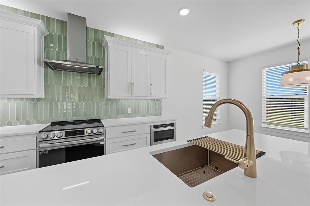 The Residences of Cardinal Woods - Residential Lease