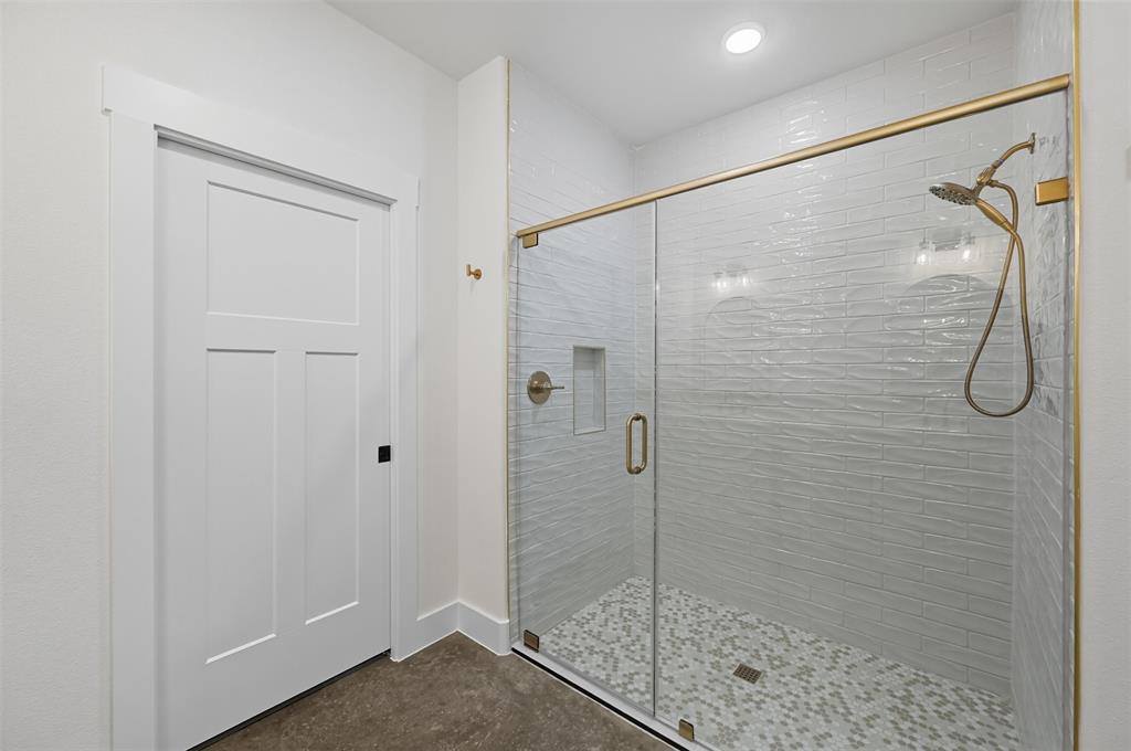 The Residences of Cardinal Woods - Residential Lease