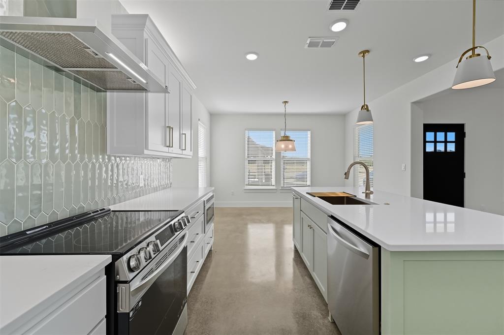 The Residences of Cardinal Woods - Residential Lease