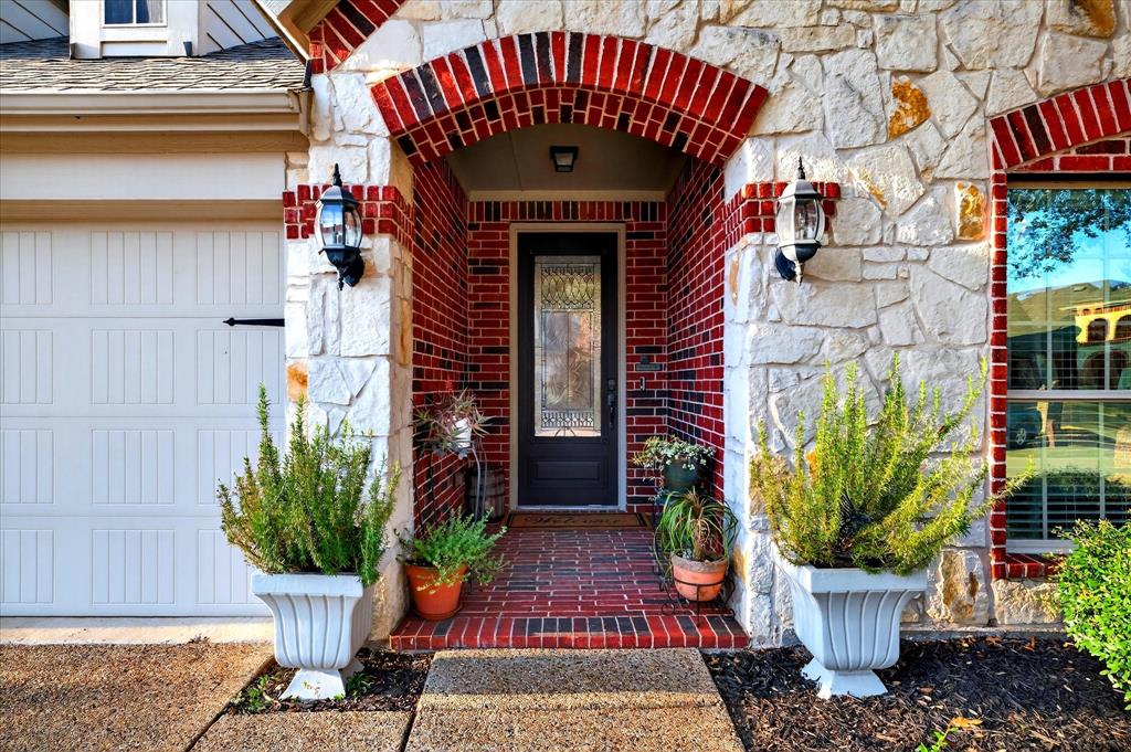 4704 Forest Cove Drive