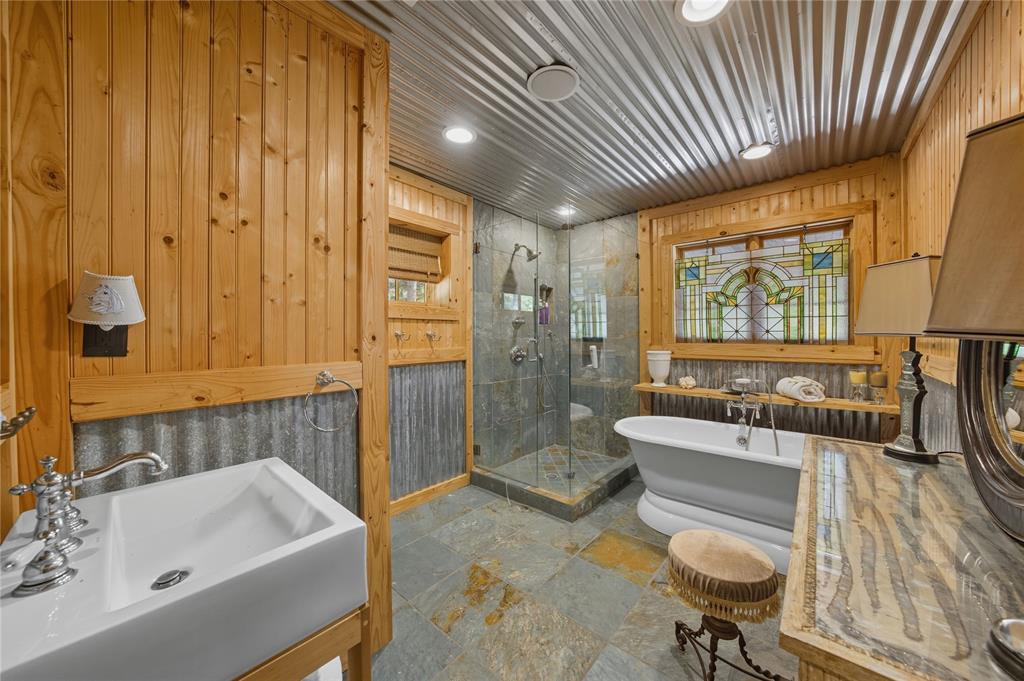 Jl Walton Surv A-814 - Residential