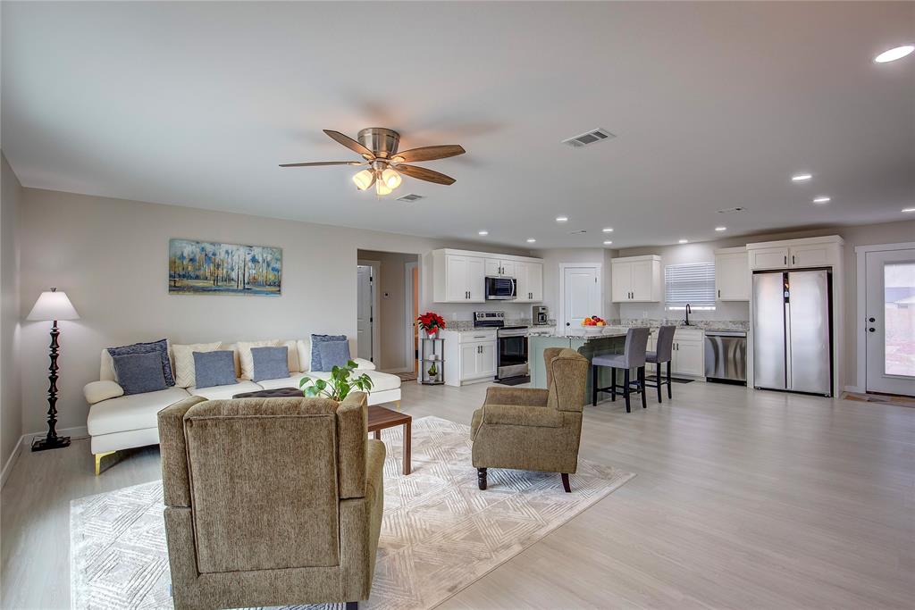 521 Private Road 24977