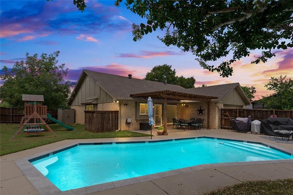 4000 CHURCHILL DR, FLOWER MOUND, TX 75028 - Image 1117c2ffb0b7a5bc8616a09110e852ec/2392103216