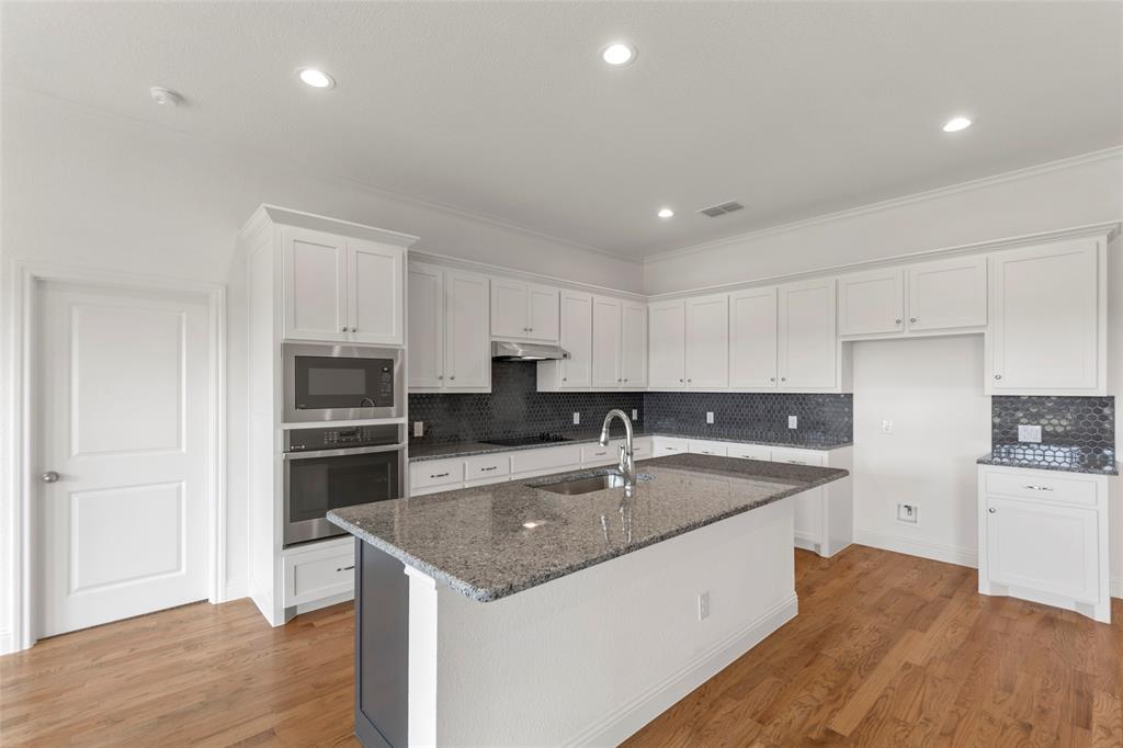 Meadow Ridge Estate - Residential