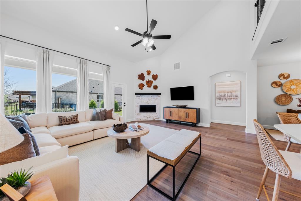 Valencia on the Lake - Residential