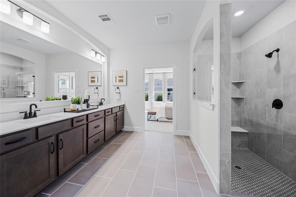 Valencia on the Lake - Residential