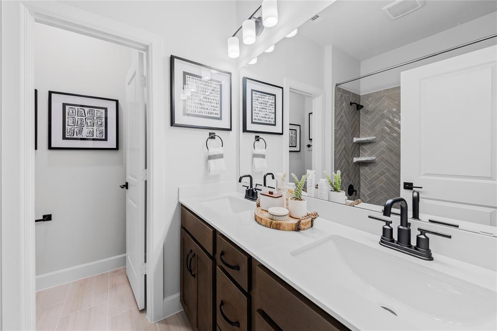 Valencia on the Lake - Residential