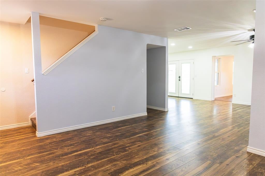 5537 Camarillo Drive
