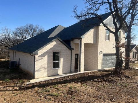 504 BELLAIRE Circle Mineral Wells TX 76067