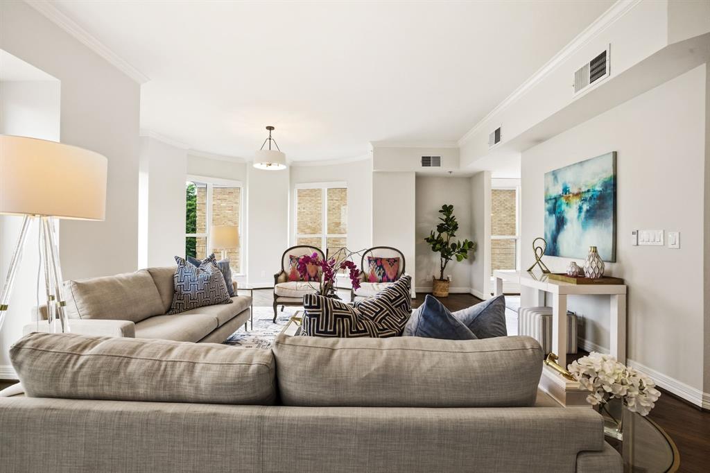 3401 Lee Parkway 402