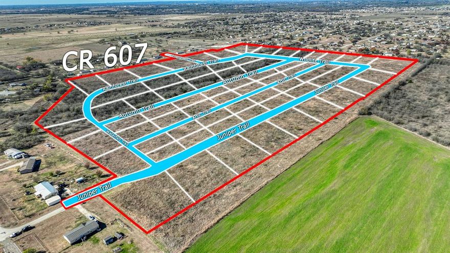 Calling all developers and builders! Excellent residential development opportunity with preliminary platting and planning already completed. This large acreage tract offers flexible density with the ability to develop approximately 38 ± two-acre lots or 72 ± one-acre lots, allowing for multiple product types and development strategies.
Ideally located just minutes from I-35 with convenient access to Fort Worth, Burleson, and surrounding growth corridors. Situated in the Alvarado ISD, supporting long-term residential demand.
This property is well-suited for a variety of residential uses including entry-level housing, manufactured or modular homes, build-to-rent concepts, or small-lot single-family development. Offered as a development tract with groundwork in place, providing a strong foundation for the next phase of development.
Additional planning documentation available upon request.