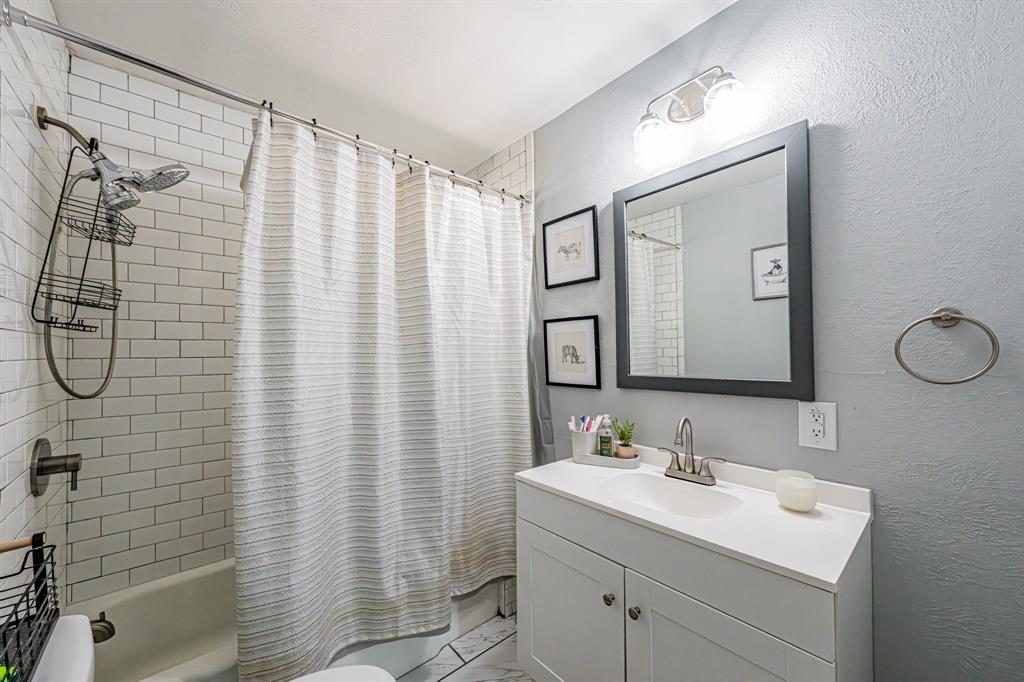 BAKER ON TRIMBLE - Residential Lease