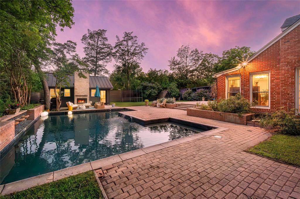 Casa Linda Estates - Residential