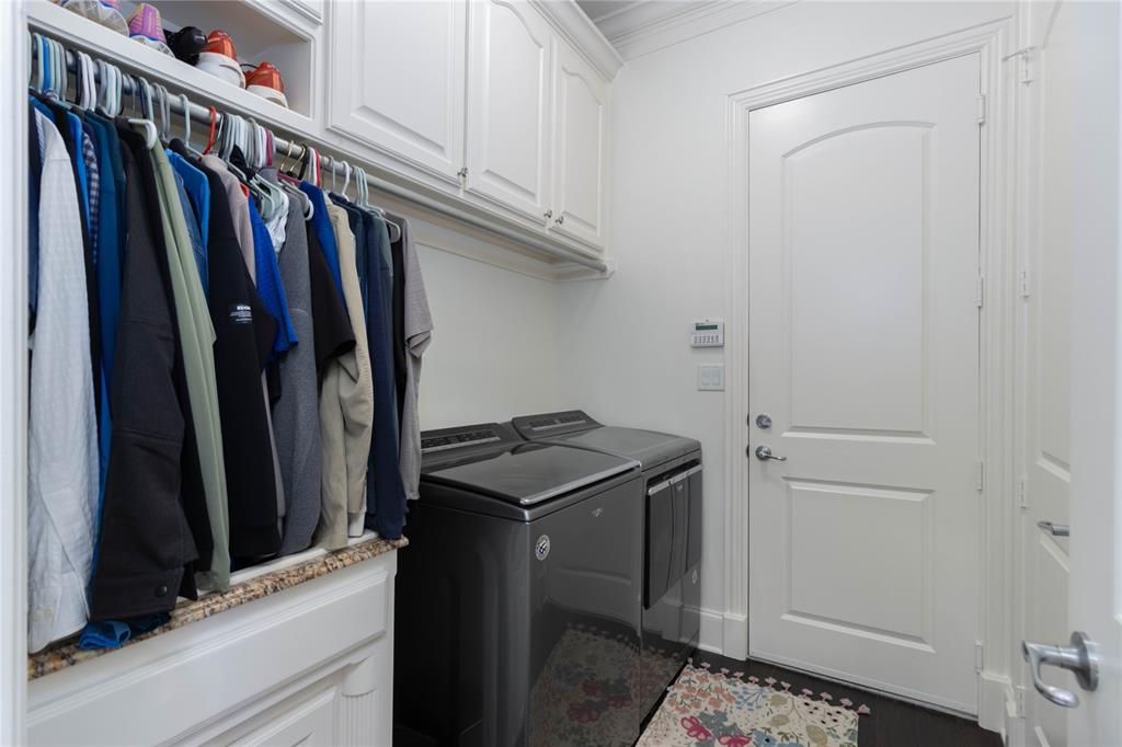 CASCADES ESTATES - Residential