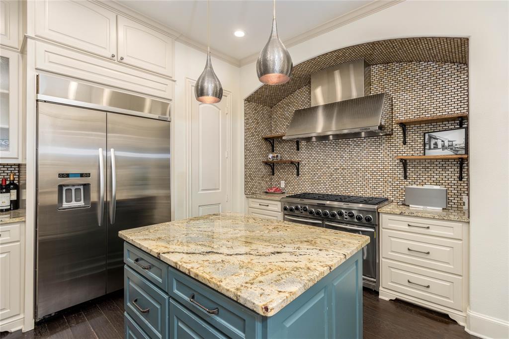 CASCADES ESTATES - Residential