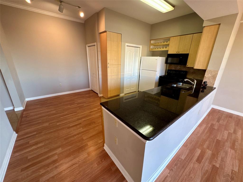 Dallas, Texas 75219, United States, 1 Bedroom Bedrooms, ,1 BathroomBathrooms,Residential,Active,31450