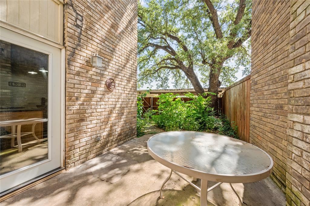 525 Towne House Lane