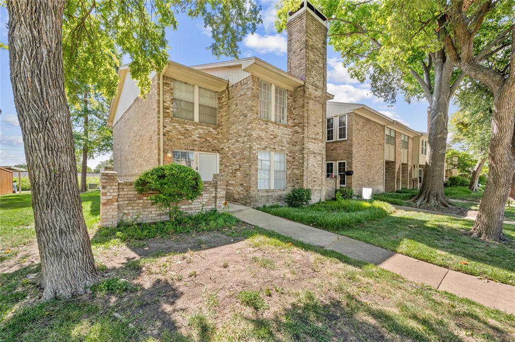 525 Towne House Lane