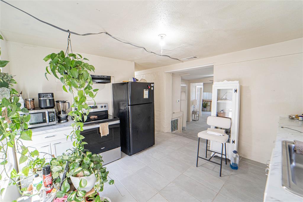 Holloman S - Residential