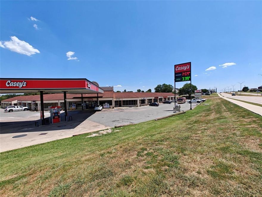 Property located in the intersection of highway - FM 1417 & W Lamberth Road. Signage is available. This suite is situated in the north east side of the building facing Lamberth Rd . Vape shop is not allowed by the city. Current Tenants in the neighboring suites - Pizza Inn, Momo Donuts, Acme Cleaners, Caseys , LeBlanc book Keeping & Wellness massage.

Situated diagonally from the Walmart. nearby commercials are Dominos Pizza, Spa center, Internal medicine, Fitness centers, Taco shop, Family Vet clinic, Vision center, Computer center, Family Dental, Electric Heat & Air.

The lease list price excludes NNN. NNN is approximately $9 SQFT per Year plus electric.