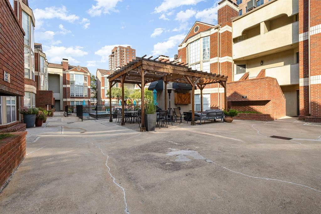 3100 Cole Avenue 205