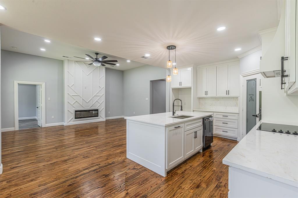 Runaway Bay Unit 4 - Residential