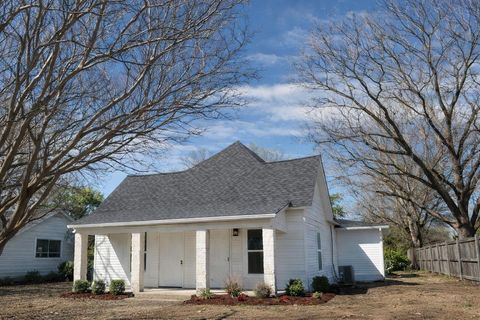 807 Kaufman Street Waxahachie TX 75165