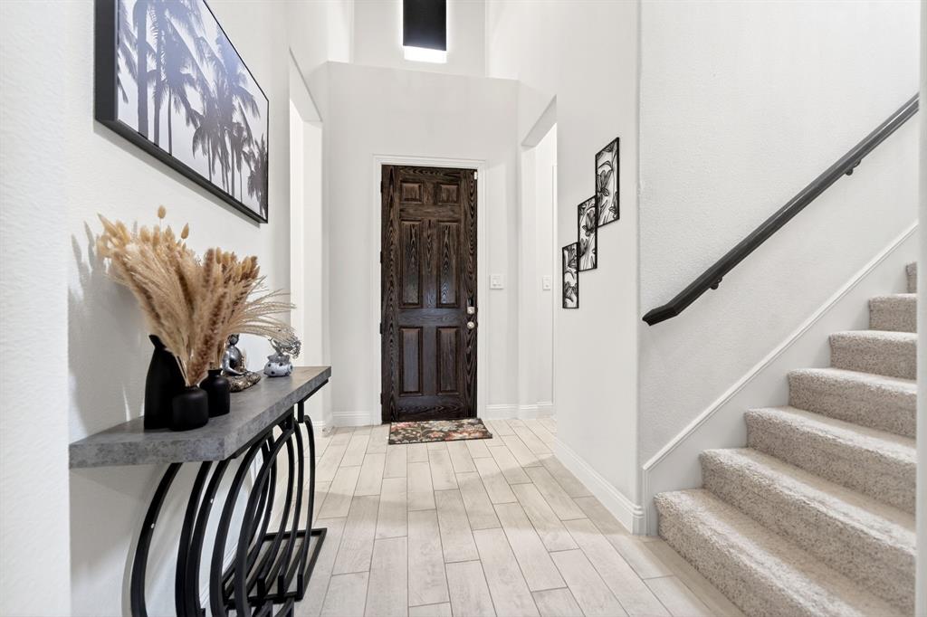 12733 Royal Oaks Lane