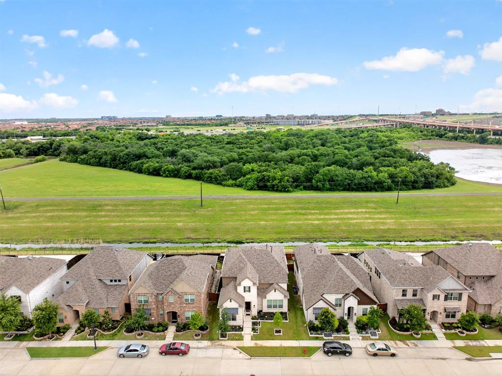 12733 Royal Oaks Lane