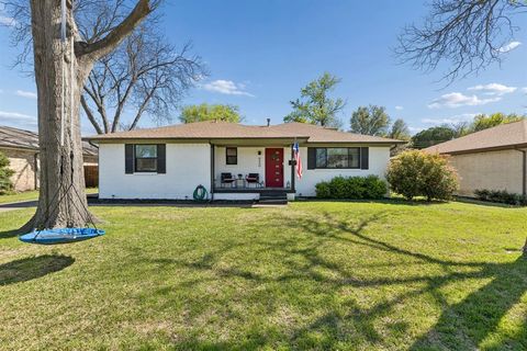 8450 Sweetwater Drive Dallas TX 75228