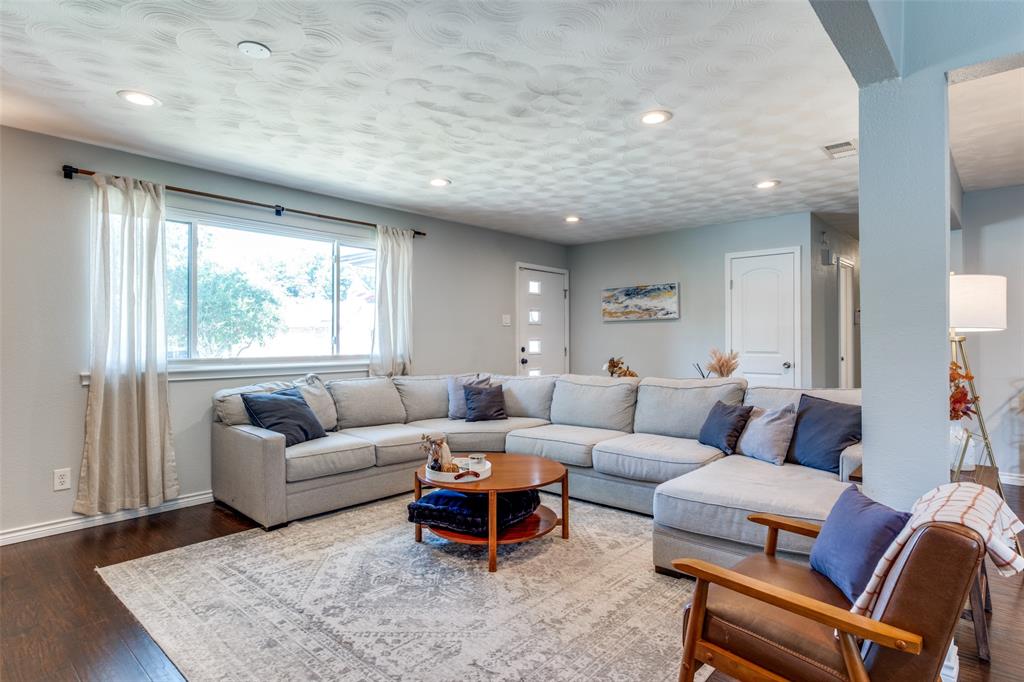 8450 Sweetwater Drive