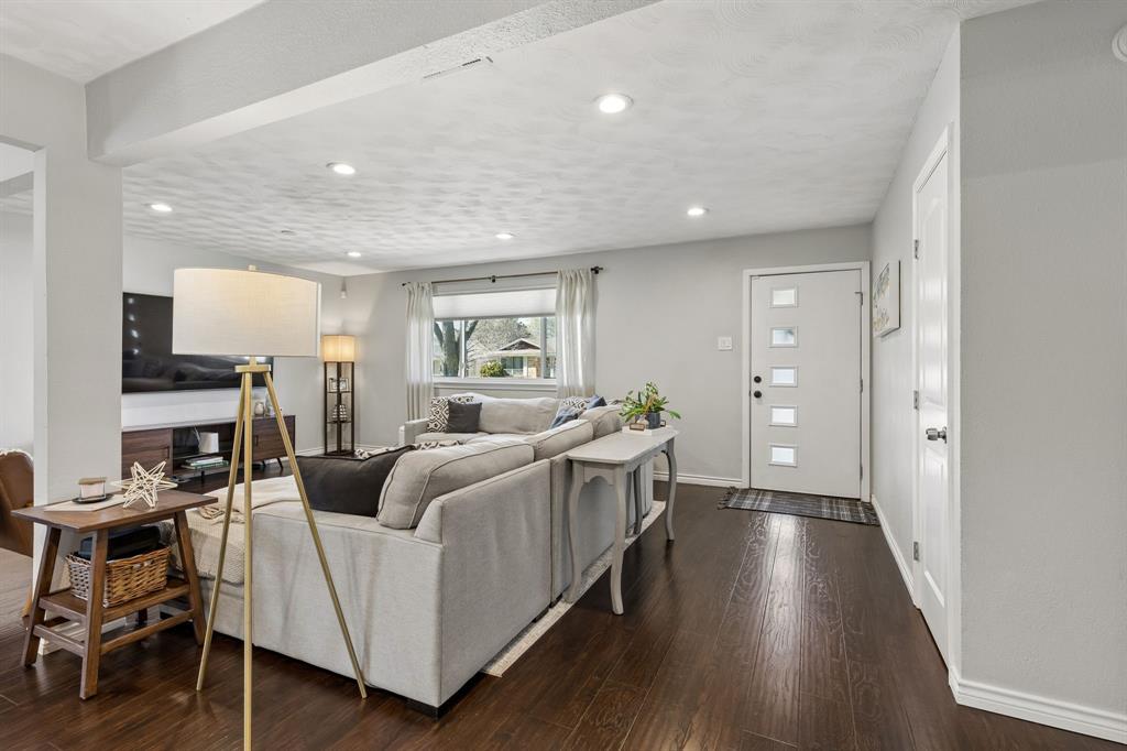 8450 Sweetwater Drive