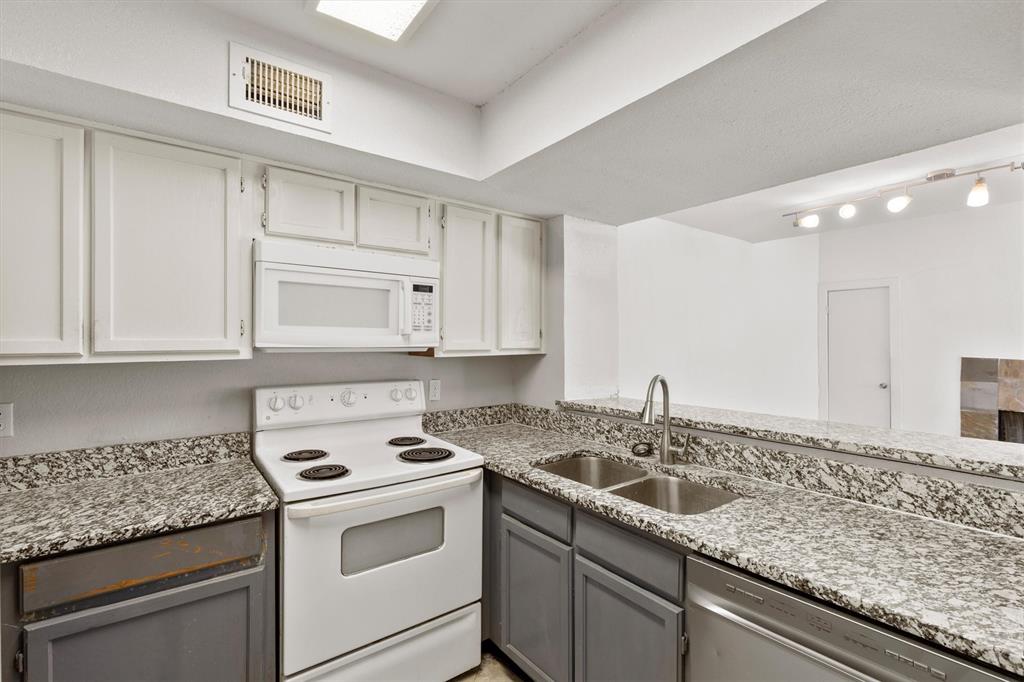 Richland Trace Condos - Residential