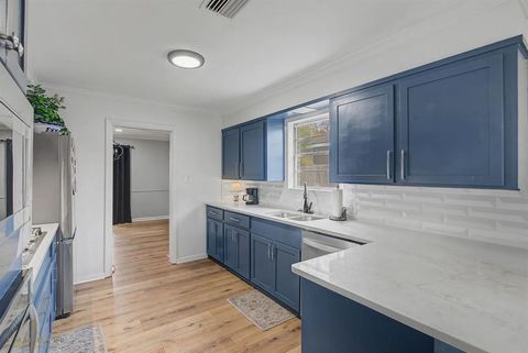 Tiny photo for 256 Wedgewood Drive, Shreveport, LA 71105 (MLS # 21198415)